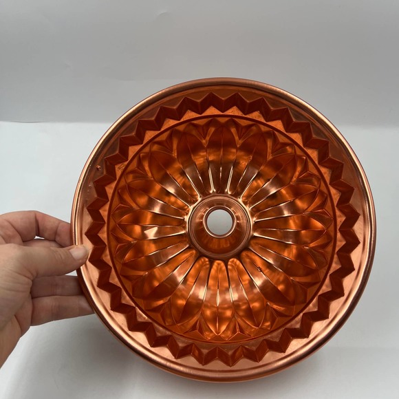 Vintage Copper Bundt Cake Pans Lot 2 Smooth & Textured 9 Cups Baking - Picture 7 of 9